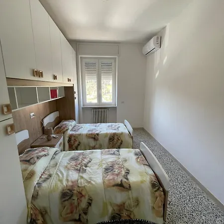 Lägenhet -15min Cascate Marmore- Ampio Appartamento, Park Gratuito Terni