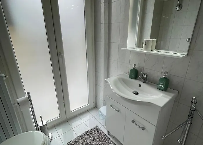 Apartment -15min Cascate Marmore- Ampio Appartamento, Park Gratuito
